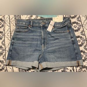 American Eagle Mom Short